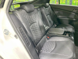 コンパクトカーですが、セカンドシートは十分な広さがあり快適にお乗りいただけます♪シートを倒して大きな荷物を積んだりと、用途の幅が広い1台です。