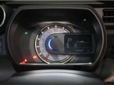 【メーターパネル】見た目もきれいで視認性もよく、安心して運転に集中できます。シンプルであるということが実は安全でもあるんです。