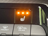 【シートヒーター】寒い日に重宝するシートヒーター!エアコンより早く温まってくれるので寒がりの人も安心ですね♪エアコンの温風は乾燥するから苦手、という方にもをおすすめです。