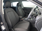 Audi車はどの車種も全てレザーハンドルです。そこにはAudiのこだわりがあり質感の高いレザーでしっかりと手に馴染み、高級感を演出します。