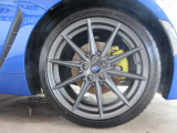 右前 18インチアルミホイール タイヤサイズは、225/40R18「*ホイールロックナットは展示用です」
