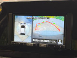 【アラウンドビューモニター】専用のカメラにより、上から見下ろしたような視点で360度クルマの周囲を確認することができます☆死角部分も確認しやすく、狭い場所での切り返しや駐車もスムーズに行えます。