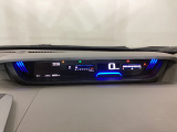 メーターも見易いレイアウトなので安心ドライブをサポートします。