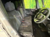 運転席シート廻りは使用感も少なく、良好な状態となっています。丁寧に使われていたことがよくわかりますね。