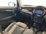 ◆LIBERALAは、輸入車選びの新たなスタイルを提案するインポート・セレクト・ブランドです。オーナー様となる方がクルマから直接感じる感性を第一にした、最良の一台との出会いをコーディネートいたします。
