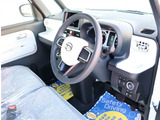 お車選びをお楽しみ頂けるよう、在庫車の展示スペースを十分に確保しております。