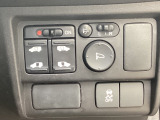 両側電動パワースライドア仕様です。キーレスでも運転席からスイッチでも開閉可能です。