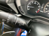 『センサーワイパー』 雨粒の量を感知して自動で、拭き取ってくれるオート機能つき。センサーの感度もダイヤルで調整可能。 拭取るスピードもお任せで便利です。
