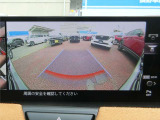 前方カメラの映像が手軽に表示で大きな車体でも安心です(^^♪
