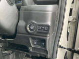 各種装備ございますので是非一度ご来店いただいて現車のご確認お願いいたします。