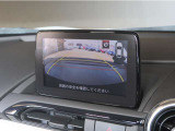 駐車時にサポートしてくれるバックモニター付き!