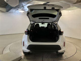 バックドアを上げた状態です。シートのアレンジ次第で荷室のスペースが変わります!用途に合わせて快適な室内を?