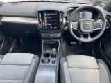 XC40 B4 AWD モメンタム 4WD 