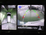 アラウンドビューモニターが駐車をアシスト☆4つの高解像度カメラで車の周囲を撮影。ミニバン、SUVなどの死角の駐停車も驚く程楽です!バックカメラは、車庫入れの時は勿論、後方の安全確認もできて安心です♪