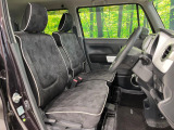 運転席シート廻りは使用感も少なく、良好な状態となっています。丁寧に使われていたことがよくわかりますね。