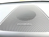 【harman kardon】ハーマンカードンのHi-Fiスペシャリストと共に、モデル別に開発・設計された専用チューニングが臨場感溢れる音響空間を実現しています。
