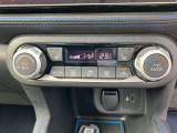 フルオートエアコン 温度設定をすれば自宅のエアコンのように車内の温度をコントロール