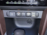 寒い季節もスイッチ一つでシートがポカポカに!これはかなり快適です!運転席と助手席にございます!!!