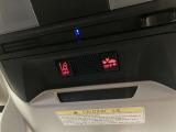 衝突回避ブレーキ機能&車線逸脱警報機能が付いています。