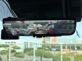 【 デジタルインナーミラー 】車両後方カメラの映像をミラーに映すことが出来ます! そのため、後席に人や荷物があって後方が見えづらい場合でもしっかり視界を確保することが出来ます!//