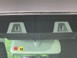 【スズキ セーフティサポート】走行中に前方の車両等を認識し、衝突しそうな時は警報とブレーキで衝突回避と被害軽減をアシスト。より安全にドライブをお楽しみいただけます。
