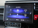 ナビゲーションはギャザズ10インチナビ(VXU-207SWi)を装着しております。AM、FM、CD、DVD再生、Bluetooth、音楽録音再生、フルセグTVがご使用いただけます。