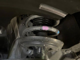 お車を安心してお乗りいただく為には、足回りの定期点検が欠かせません。サービスサポート(有償保証)では無料点検もご提供しており、安心のカーライフをお過ごしいただけるサポート体制が整っています。