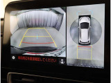 パノラミックビューモニター付きです。車両を上から見たような映像をディスプレイオーディオ画面に表示。運転席からの目視だけでは見にくい、車両周辺の状況をリアルタイムでしっかり確認できます。