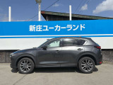 新世代軽量高剛性ボディ「SKYSCTIV-BODY」を採用。CX-5の革新ボディは、運転の楽しさや上質な乗り心地、万一の衝撃吸収性などボディに要求される性能が徹底追及されています。