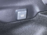 AC100V、1500Wのコンセントを車内に設置。アウトドアや駐車場で野外のコンセントとして利用できます。また、停電などの非常時にも使える便利な機能です!