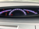 【メーターパネル】見た目もきれいで視認性もよく、安心して運転に集中できます。シンプルであるということが実は安全でもあるんです。