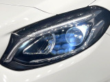 ●LEDヘッドライト:夜間走行時も良好な視界を確保し安心して運転できる高輝度LEDヘッドライトを装備!点灯速度が早く、消費電力も抑えられています。