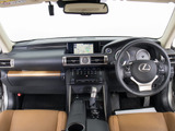 禁煙車です!室内は嫌なニオイも無く、すごく綺麗な状態です!禁煙車・・特にセダンタイプのお車では少ないですよね!!タバコのニオイが苦手なお客様必見です!快適にご乗車頂けます!!