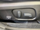 【パワーシート】スイッチ一つで簡単にシートの微調整が可能!電動だから力もいりません!快適なシートポジションにセットして、快適なドライブをお楽しみください。
