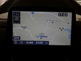 【ディスプレイオーディオ】・・・大型ディスプレイに各種オーディオ機能(AM/FMチューナー、Bluetooth対応)とスマートフォン連携機能を搭載。