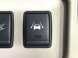【インテリジェントLI】走行中の車線からはみ出しそうな時、警告音と共にステアリングとブレーキを制御し、車線内を走行する様にアシスト。より安全な運転をサポートしてくれます!