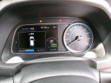 メーター中央に、様々な車両情報を表示してくれる、ディスプレイがついています。
