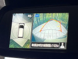 【アラウンドビューモニター】専用のカメラにより、上から見下ろしたような視点で360度クルマの周囲を確認することができます☆死角部分も確認しやすく、狭い場所での切り返しや駐車もスムーズに行えます。