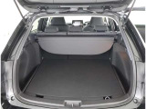 トランク内も広く、荷物もタップリ積んで頂けます☆