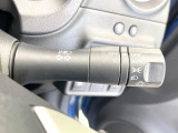 【オートライト】周りの明るさに応じて自動でヘッドライトの点灯・消灯ができる機能です!ライトの付け忘れ・消し忘れなどが無くなり、雨の日や夕方の走行も安心!トンネル通過時も便利ですね♪