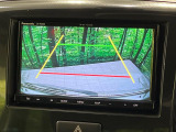 【バックカメラ】駐車時に後方がリアルタイム映像で確認できます。大型商業施設や立体駐車場での駐車時や、夜間のバック時に大活躍!運転スキルに関わらず、今や必須となった装備のひとつです!