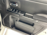【パワーウインドウ】運転席のスイッチで、各席の窓ガラスの開閉ができます!あると便利ですよね!