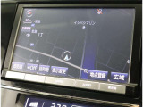 純正ナビを装備。タッチパネル式で使いやすく、お出かけもラクラクです。
