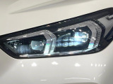 ●LEDヘッドライト:夜間走行時も良好な視界を確保し安心して運転できる高輝度LEDヘッドライトを装備!点灯速度が早く、消費電力も抑えられています。