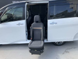 R5年式、セレナLV車、セカンドシートスライドアップ車が入荷しました。