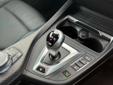 ★BMWエマージェンシーサービス:24時間、様々なトラブルの応急処置のアドバイス、出張修理やレッカー手配、お客様の交通手段やホテルの確保、そして場合によっては、その費用までをも負担するというサービスで