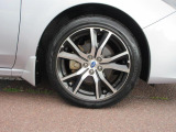 右前 17インチアルミホイール タイヤサイズは、205/50R17「*ホイールロックナットは展示用です」