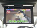 【フリップダウンモニター】大画面モニターで後席でもエンタメをお楽しみいただけます。小さなお子様にも大人気の装備です♪