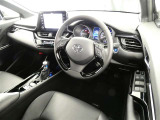 【運転席】運転席周りの画像です。プロの手で隅々までクリーニングしています。ご来店いただき実際に見てみてくださいね☆