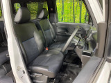 運転席シート廻りは使用感も少なく、良好な状態となっています。丁寧に使われていたことがよくわかりますね。